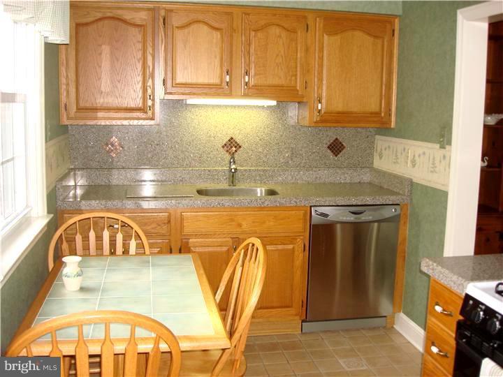 402 Avondale Road Havertown, PA 19083 - Photo 7 of 24 Kitchen