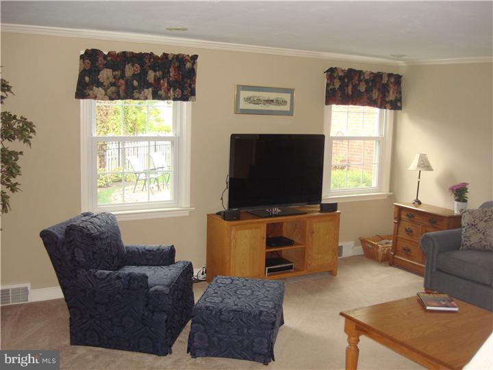 402 Avondale Road Havertown, PA 19083 - Photo 9 of 24 Family Room