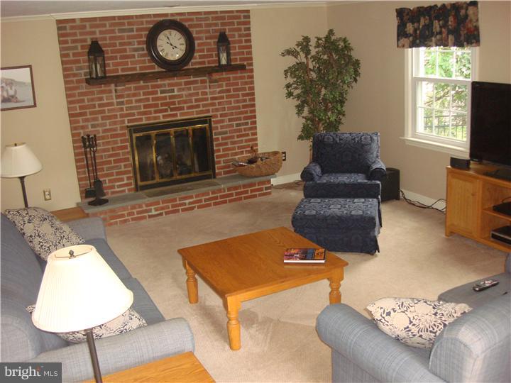 402 Avondale Road Havertown, PA 19083 - Photo 10 of 24 Family Room