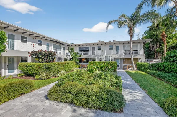 $2,200 | 414 Seasage Drive, Unit 9, Delray Beach, FL 33483