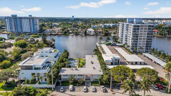 $2,200 | 414 Seasage Drive, Unit 9, Delray Beach, FL 33483