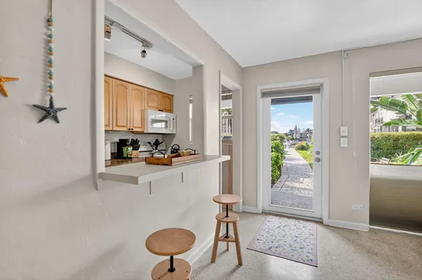 $2,200 | 414 Seasage Drive, Unit 9, Delray Beach, FL 33483