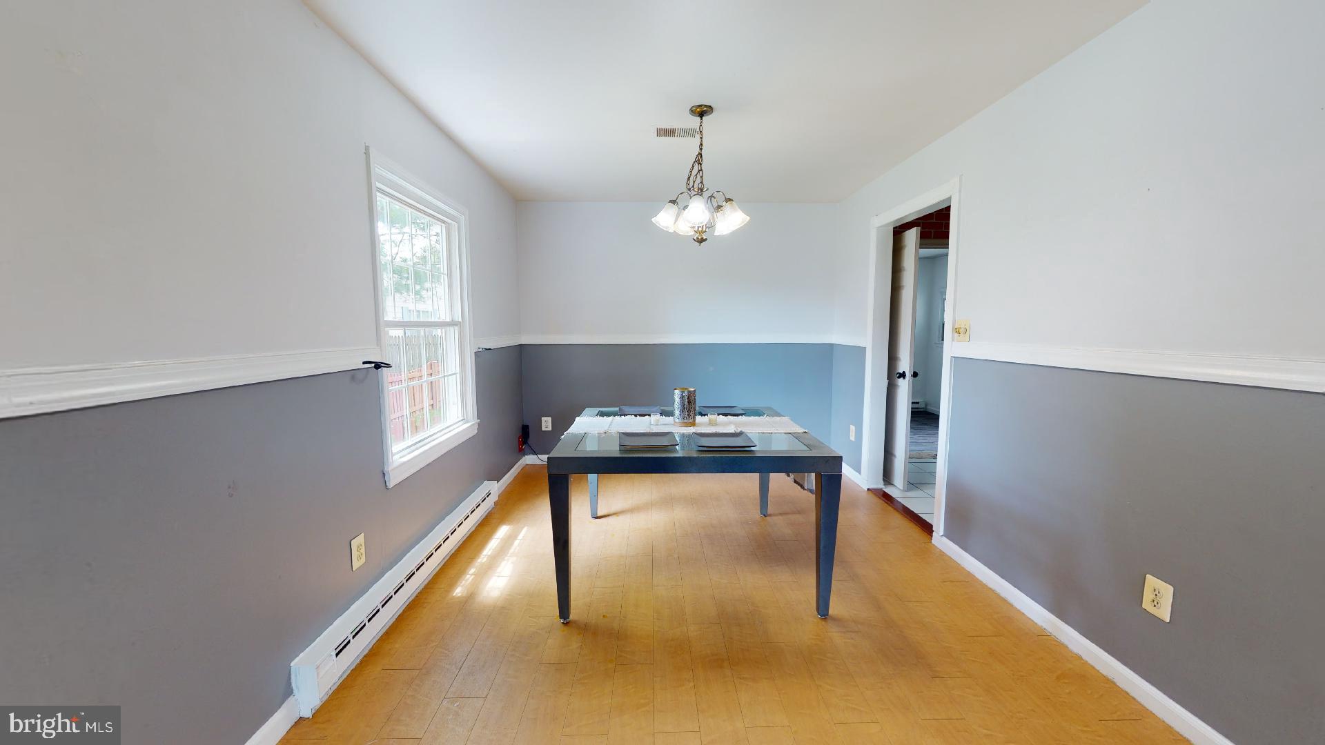 505 South Harrison Road Sterling, VA 20164 - Photo 3 of 28 Gallery Image 3