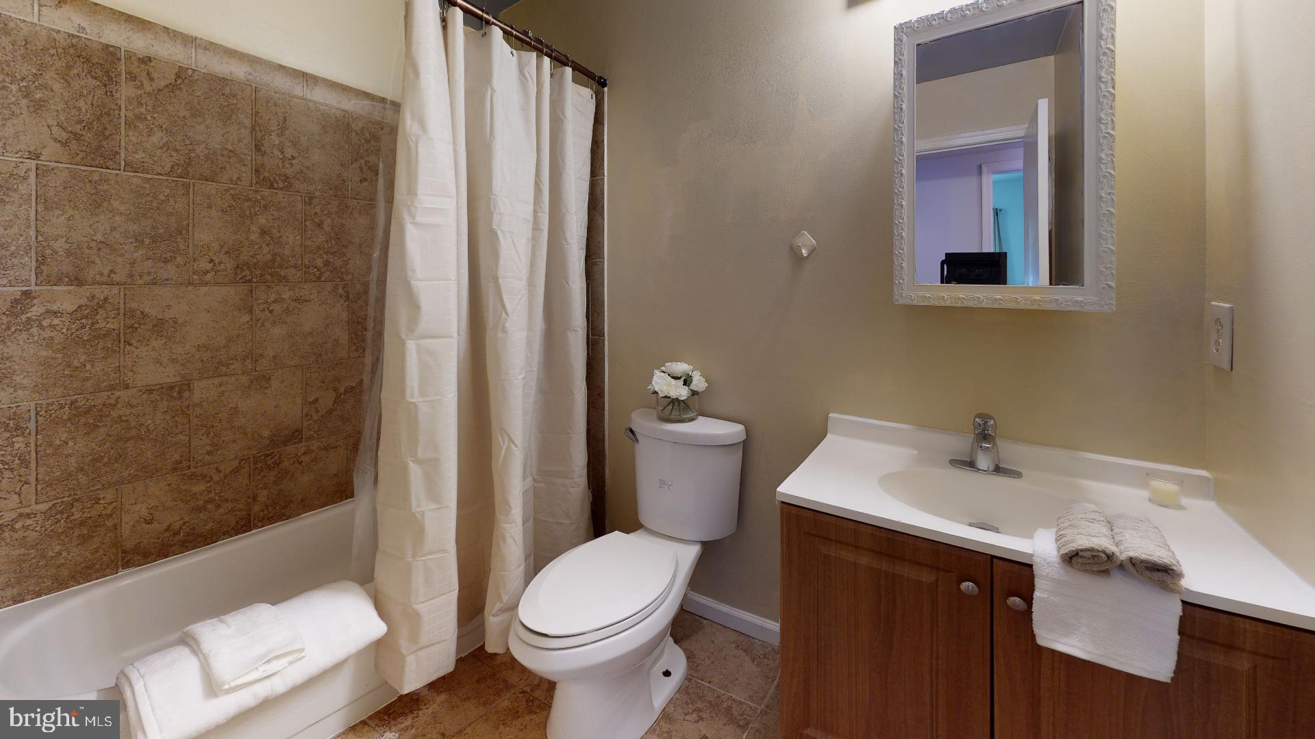 505 South Harrison Road Sterling, VA 20164 - Photo 23 of 28 Hallway Bathroom
