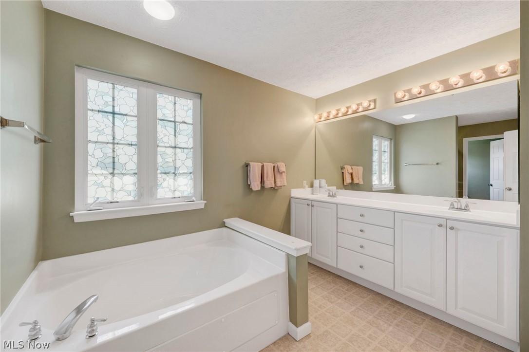5172 Shillings Way Akron, OH 44321 - Photo 14 of 26