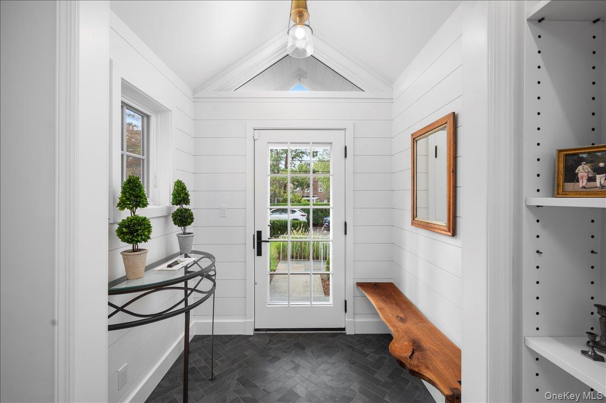 33 Pryer Lane Larchmont, NY 10538 - Photo 4 of 37 a living room with furniture and a window