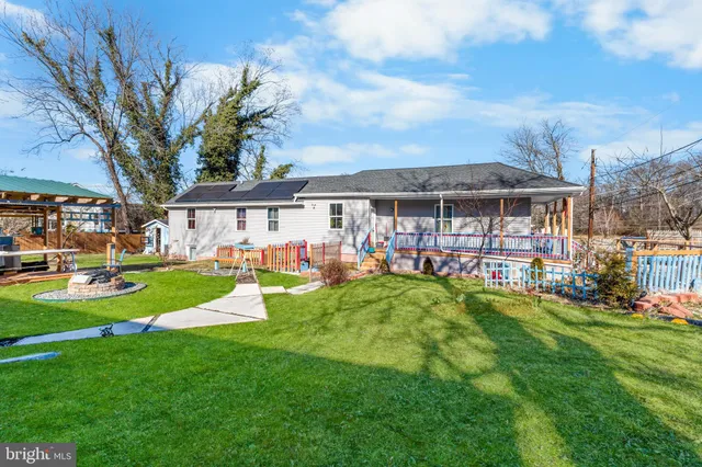 $550,000 | 708 62nd Avenue, Capitol Heights, MD 20743