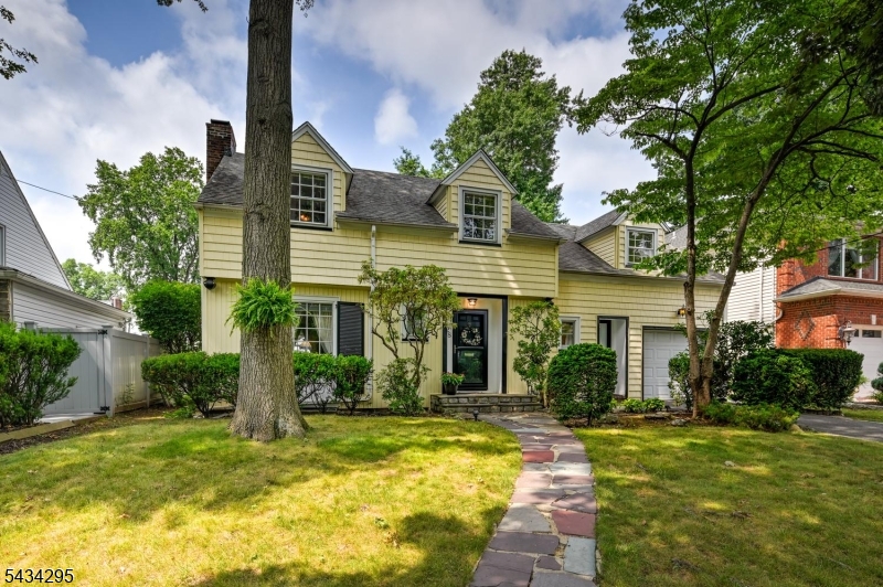 328 Plymouth Road Union, NJ 07083 - Photo 2 of 32