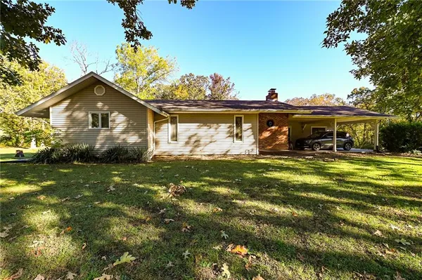 $207,500 | 1305 South 145 Road, El Dorado Springs, MO 64744