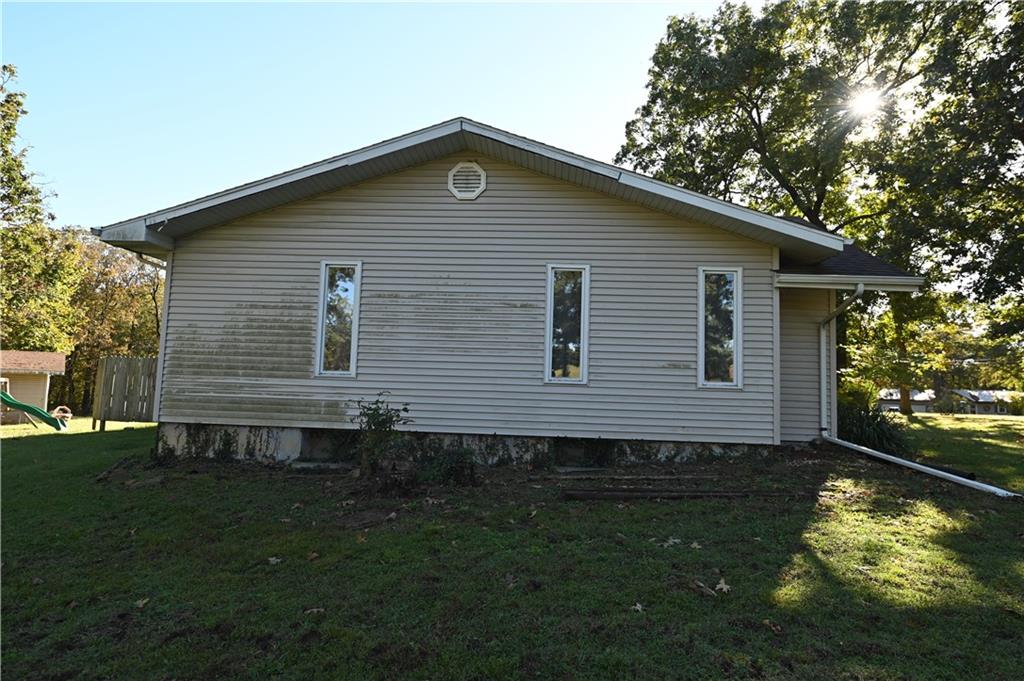 1305 South 145 Road El Dorado Springs, MO 64744 - Photo 28 of 32