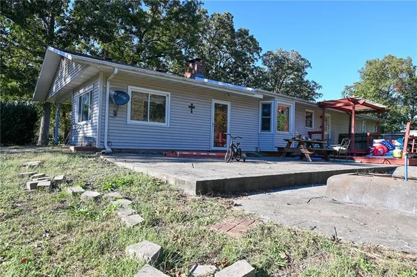 $207,500 | 1305 South 145 Road, El Dorado Springs, MO 64744