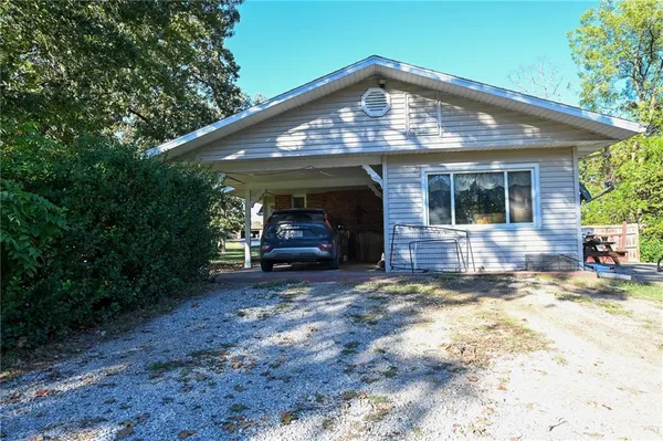 $207,500 | 1305 South 145 Road, El Dorado Springs, MO 64744