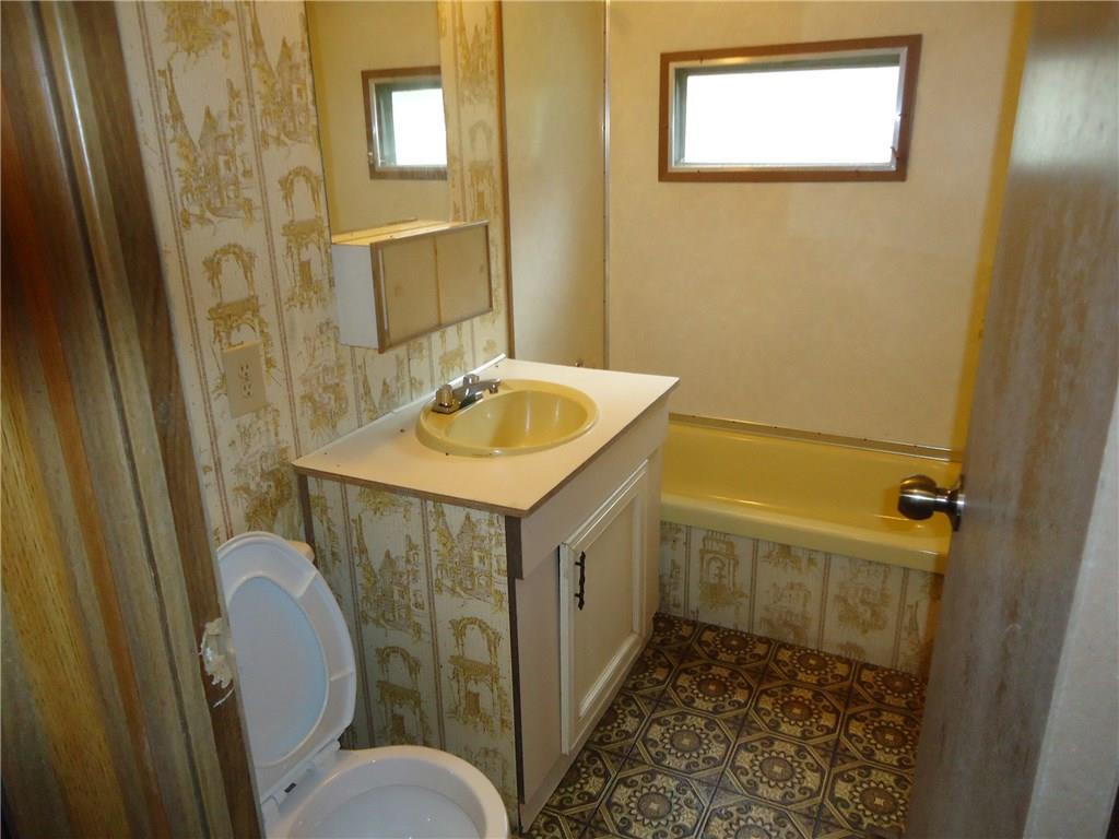 251 Isiminger Road Aleppo, PA 15310 - Photo 4 of 12