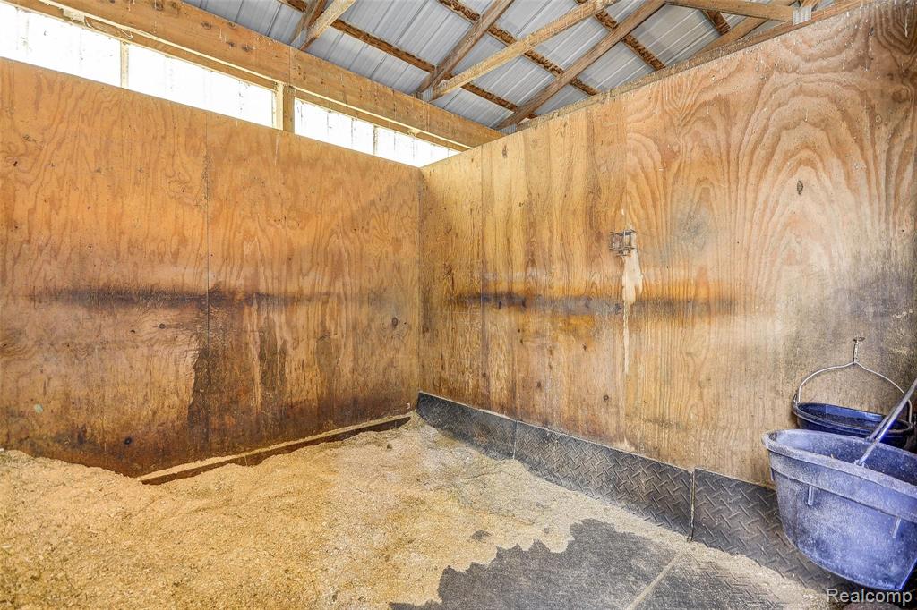 11271 North Rushton Road South Lyon, MI 48178 - Photo 29 of 50
