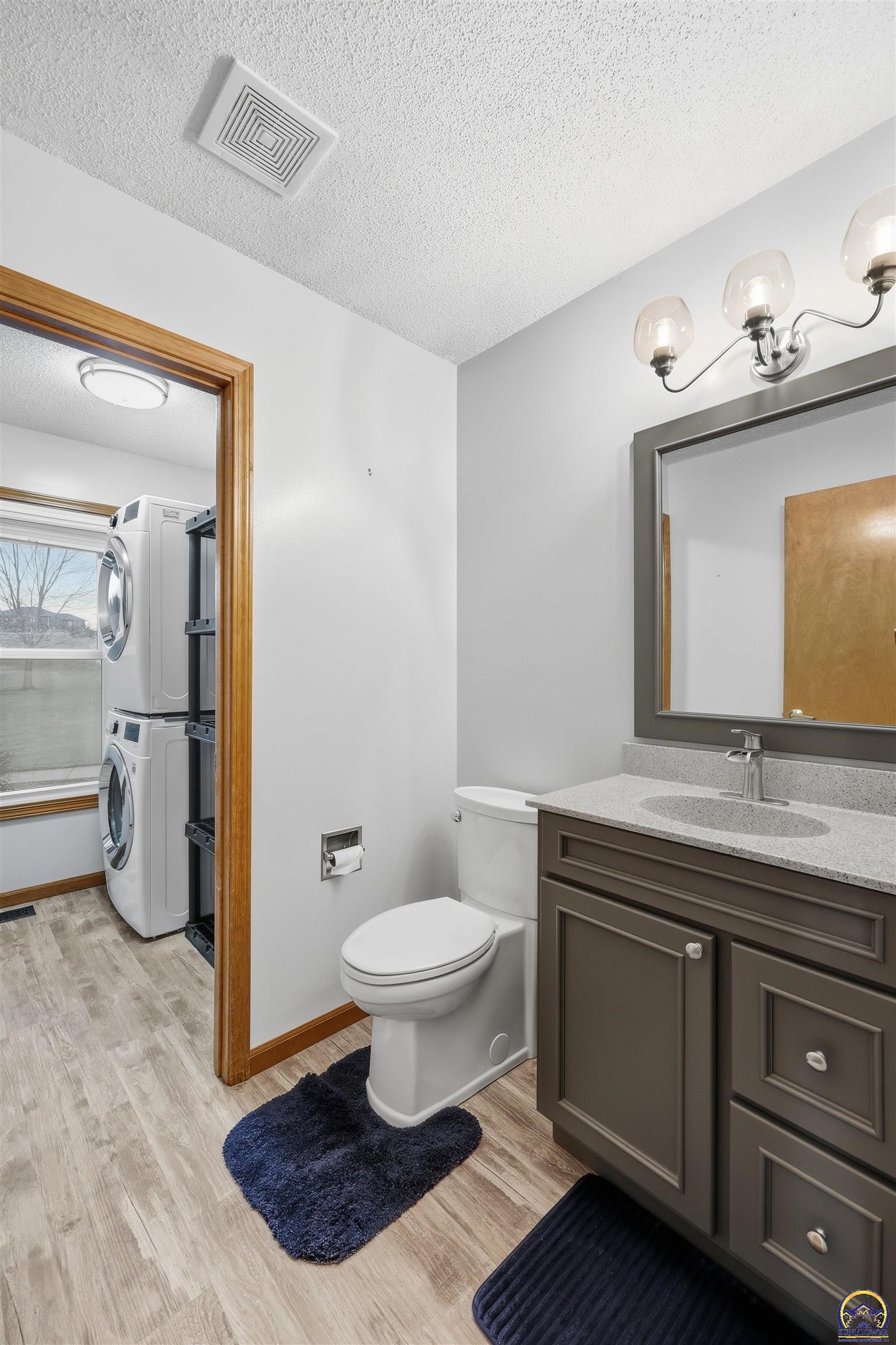 10632 Southwest Auburn Road Wakarusa, KS 66546 - Photo 12 of 32