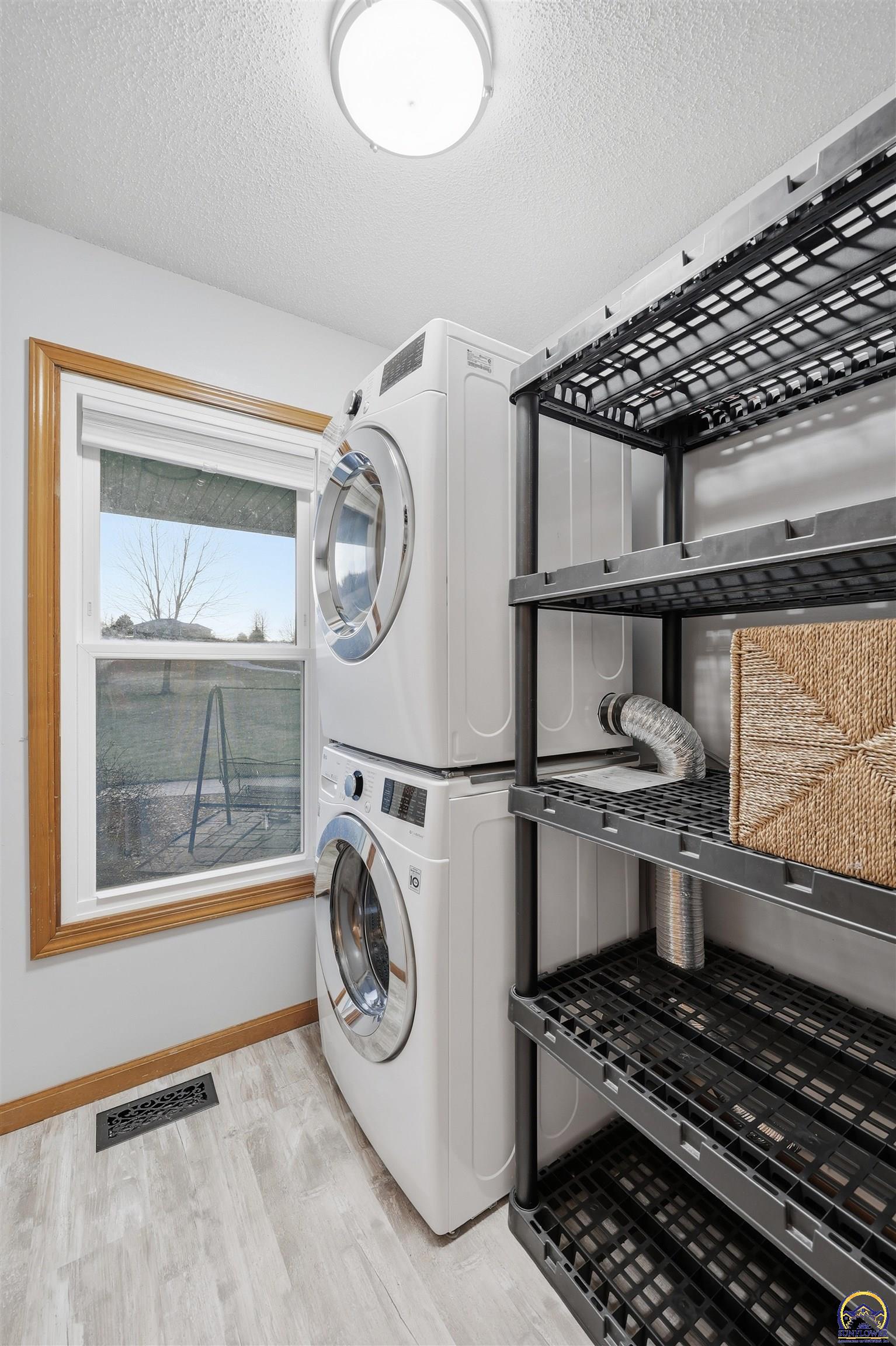 10632 Southwest Auburn Road Wakarusa, KS 66546 - Photo 13 of 32