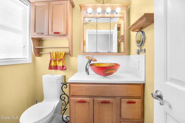 $629,000 | 6 Bishop Court, Queensbury, NY 12804