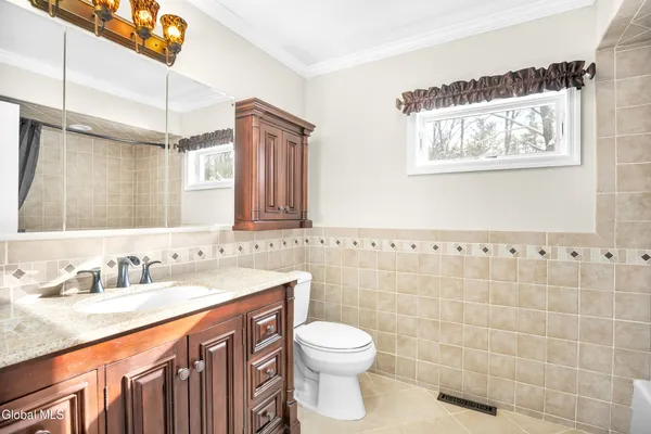 $599,900 | 6 Bishop Court, Queensbury, NY 12804