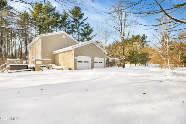 $599,900 | 6 Bishop Court, Queensbury, NY 12804