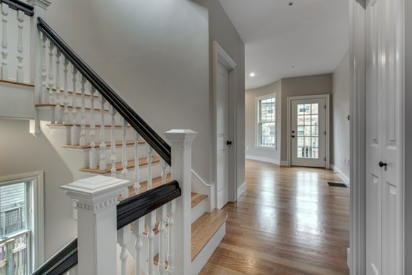 18 Kilsyth Road, Unit 1 Brookline, MA 02445 - Photo 9 of 19 Gallery Image 9
