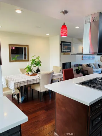 $769,000 | 227 East Burbank Boulevard, Unit E, Burbank, CA 91502