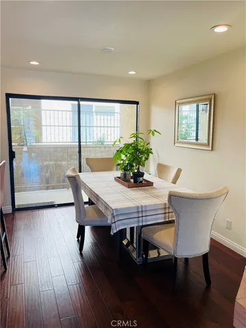 $769,000 | 227 East Burbank Boulevard, Unit E, Burbank, CA 91502