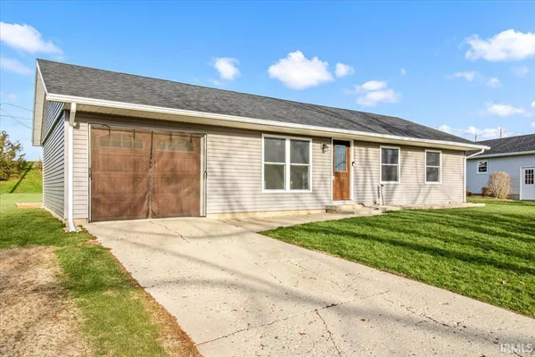 $169,900 | 806 Elm Boulevard, Winchester, IN 47394