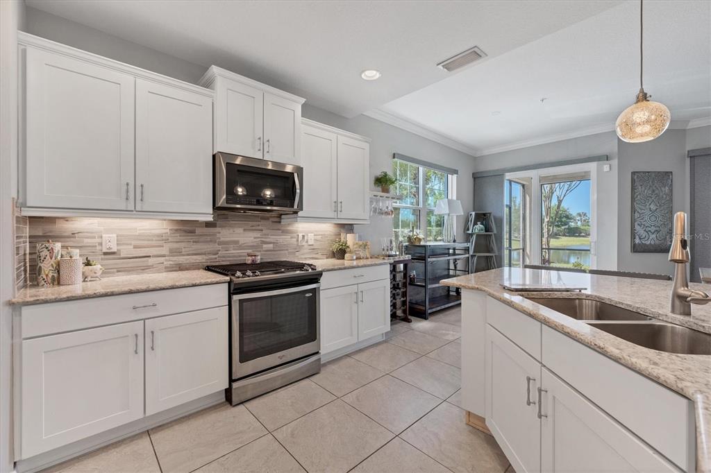 7564 Divot Loop Bradenton, FL 34202 - Photo 10 of 30