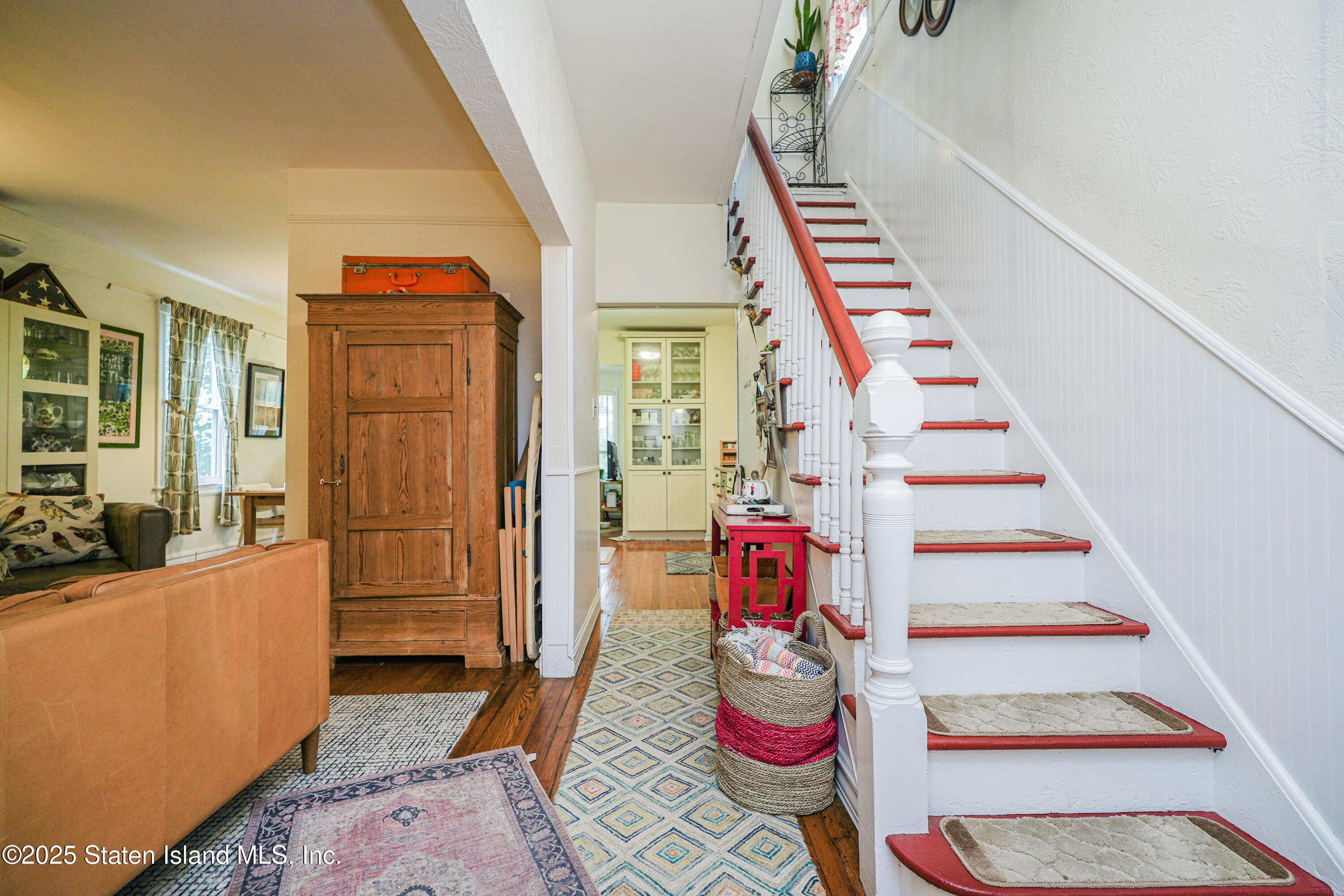 43 Ridgefield Avenue Staten Island, NY 10304 - Photo 7 of 38 7