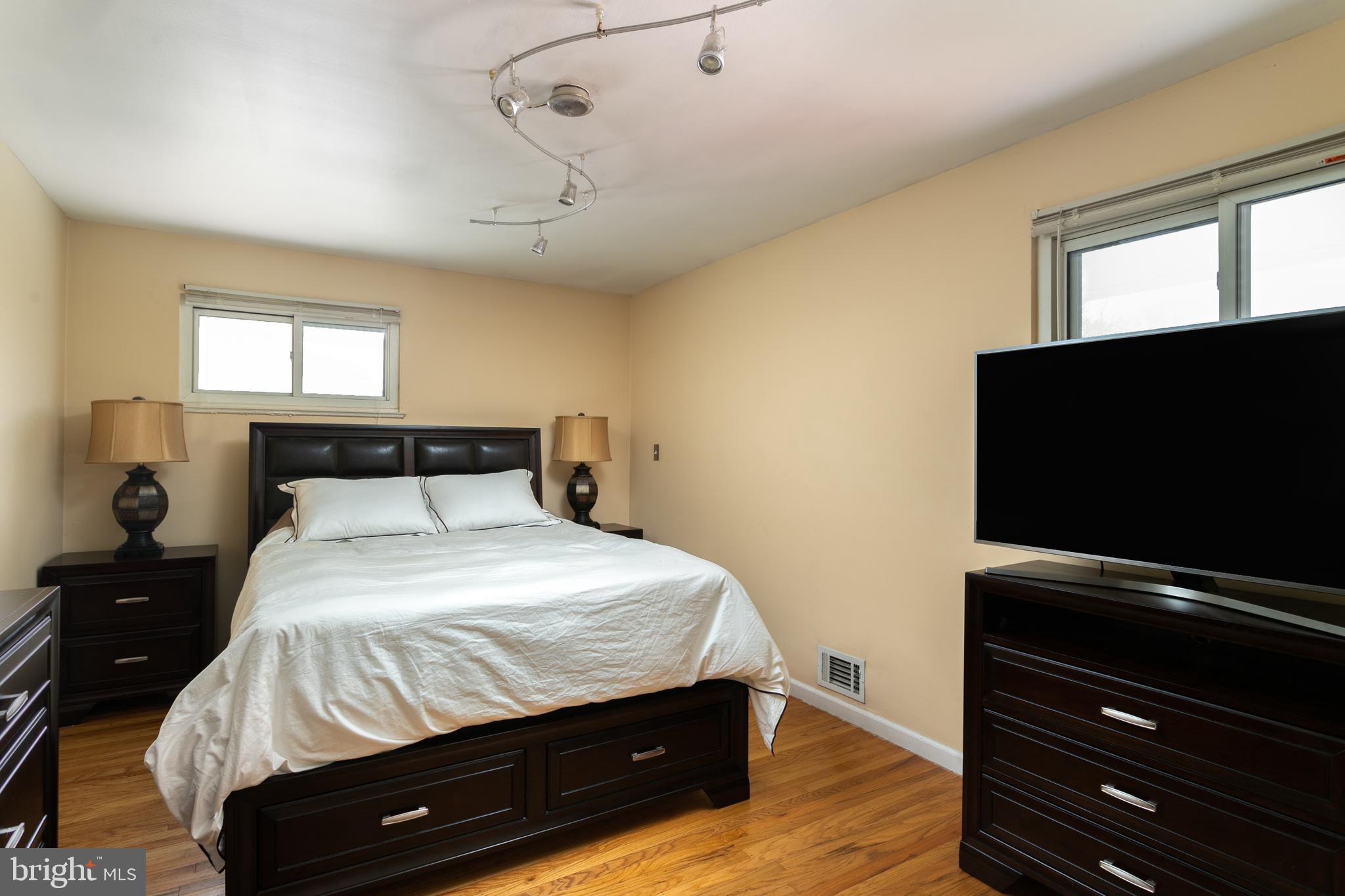 13 Lansdowne Road Burlington, NJ 08016 - Photo 11 of 32