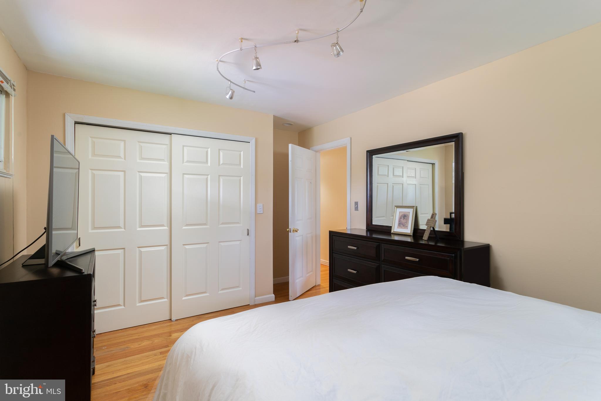 13 Lansdowne Road Burlington, NJ 08016 - Photo 12 of 32