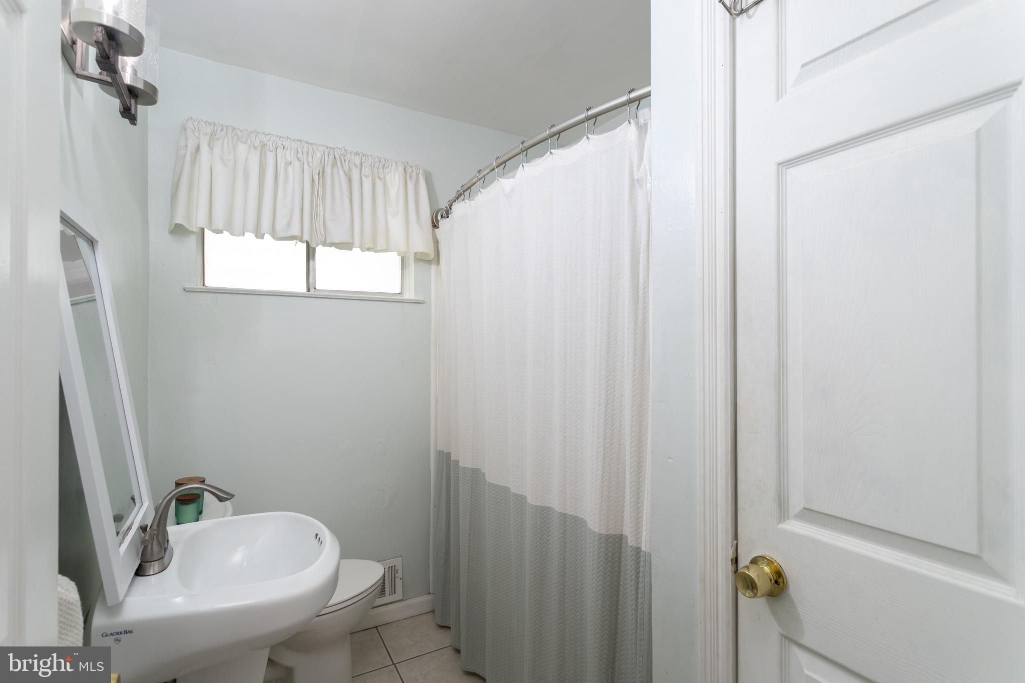 13 Lansdowne Road Burlington, NJ 08016 - Photo 14 of 32