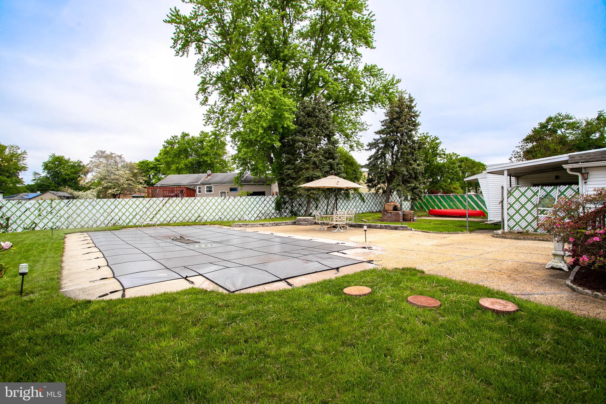 13 Lansdowne Road Burlington, NJ 08016 - Photo 2 of 32