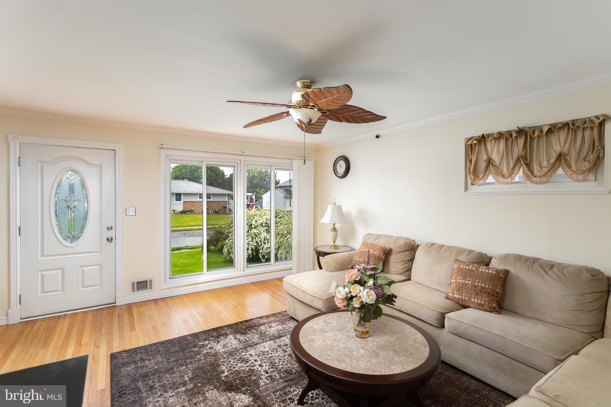 13 Lansdowne Road Burlington, NJ 08016 - Photo 4 of 32