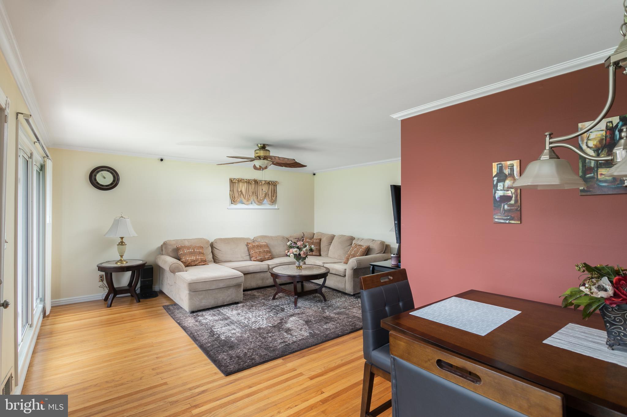 13 Lansdowne Road Burlington, NJ 08016 - Photo 5 of 32
