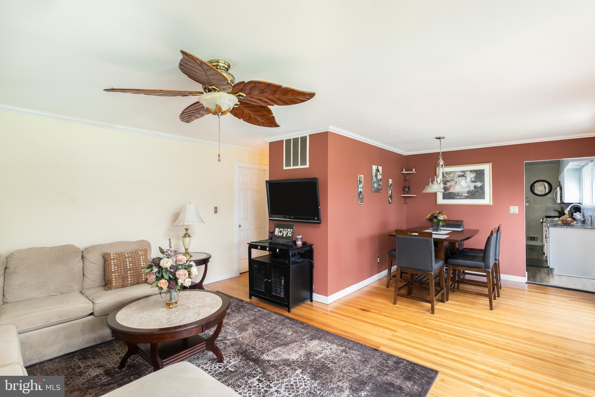 13 Lansdowne Road Burlington, NJ 08016 - Photo 6 of 32