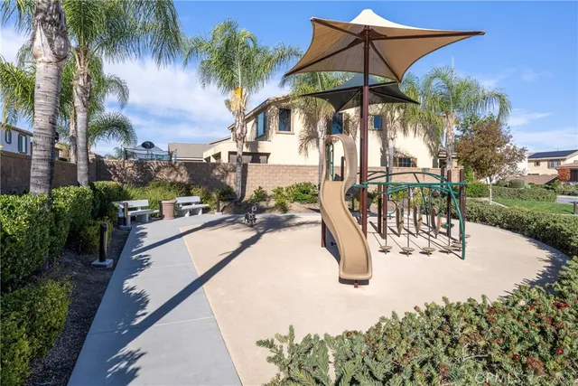 a kitchen with kitchen island granite countertop lots of counter top space and appliances
