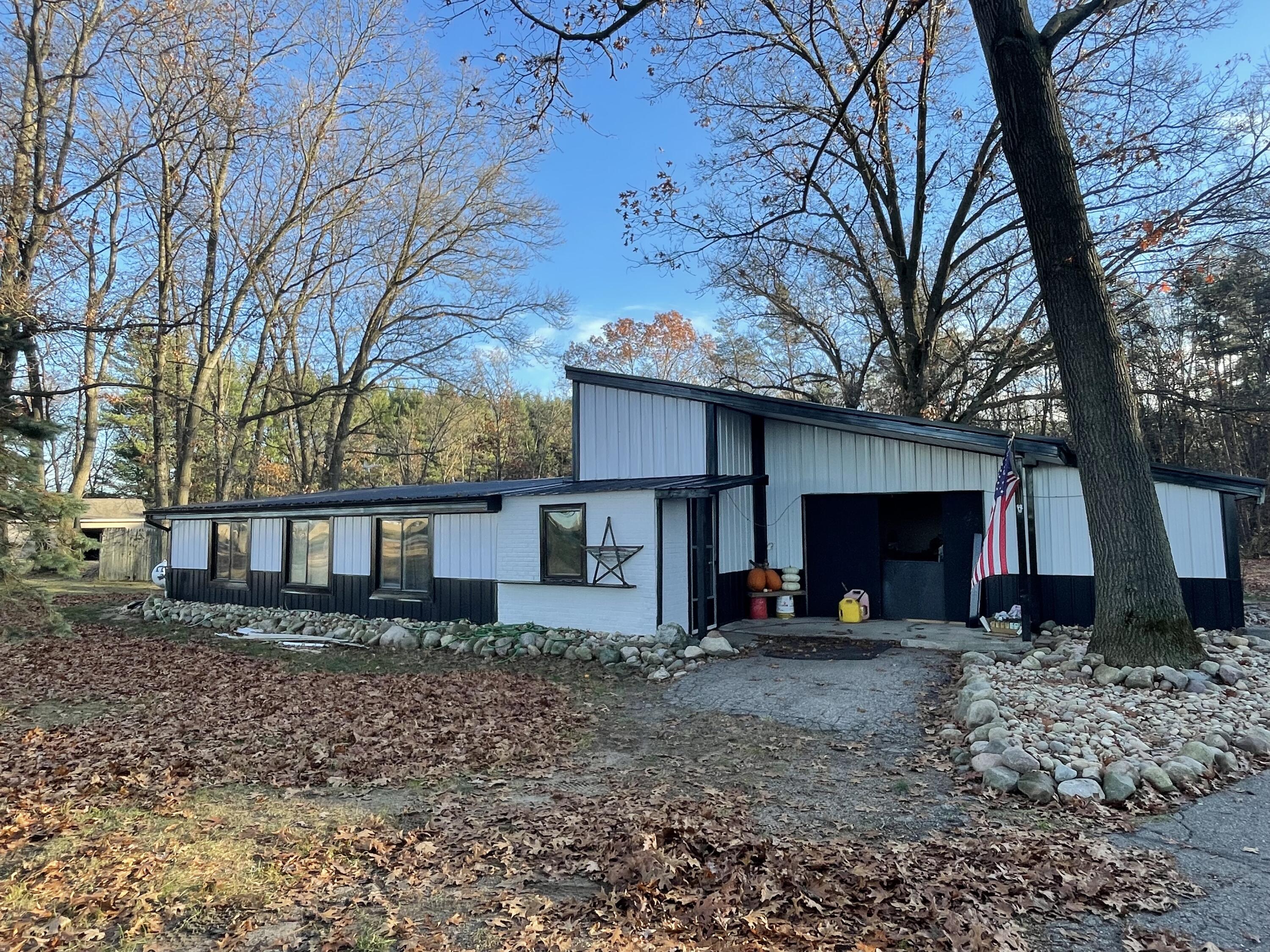 11251 West Colby Road Gowen, MI 49326 - Photo 25 of 35 25