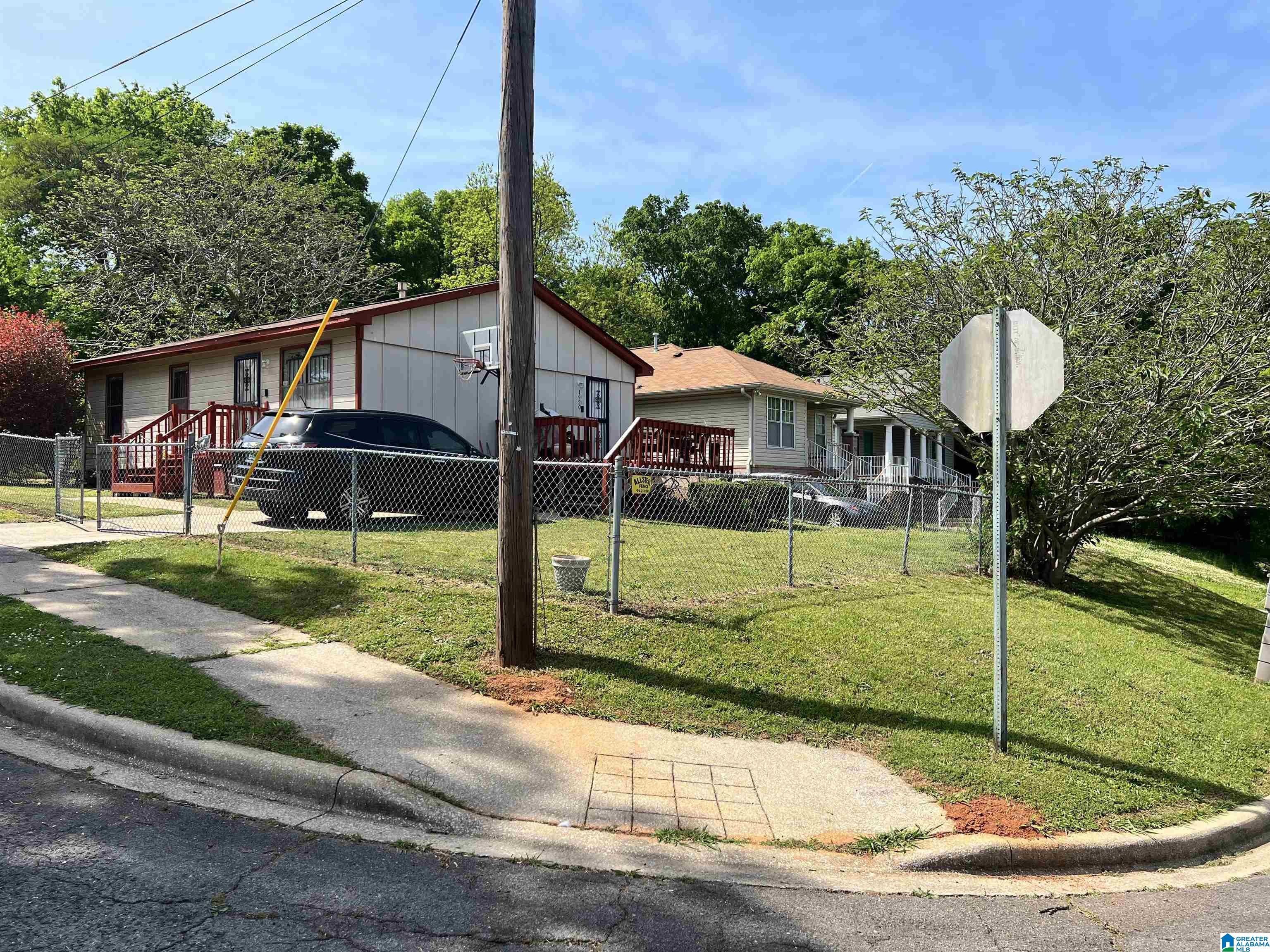 1920 15th Way Southwest Birmingham, AL 35211 - Photo 2 of 13