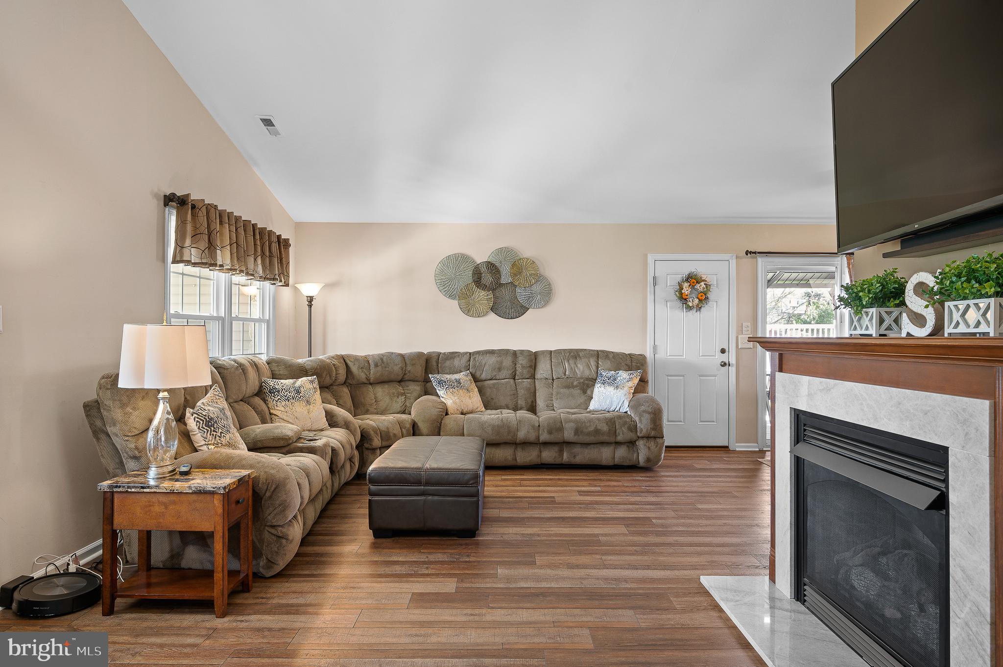 34 Cameron Circle Laurel Springs, NJ 08021 - Photo 10 of 35 Family Room