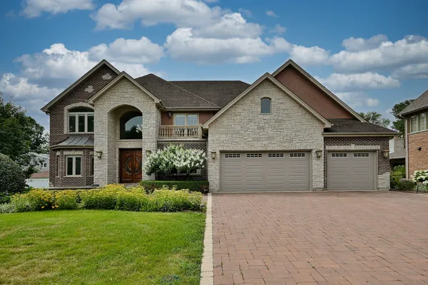 $9,850 | 312 Felicia Court, Bloomingdale, IL 60108