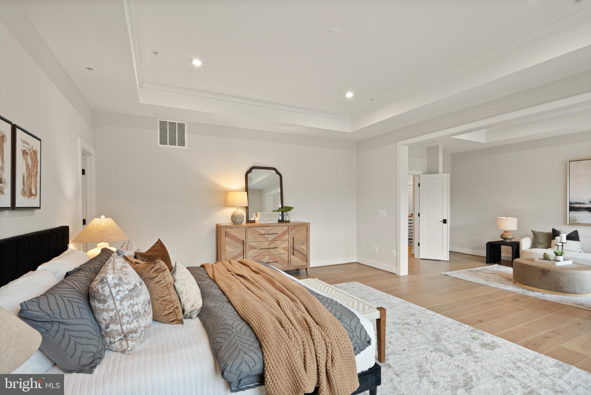 7203 Barnett Road Bethesda, MD 20817 - Photo 16 of 29 a bedroom with a bed and a mirror