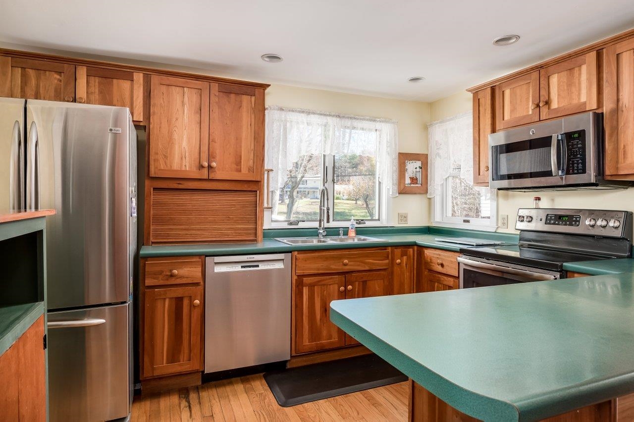 2 Cherry Road North Hampton, NH 03862 - Photo 8 of 35