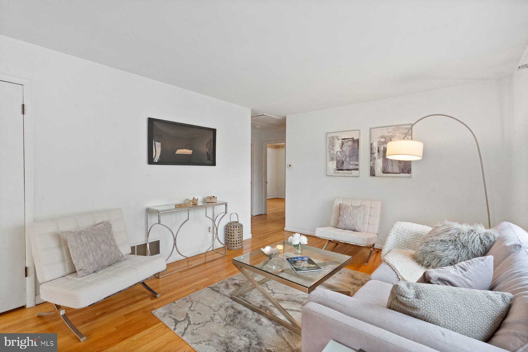 7230 Gunpowder Road Baltimore, MD 21220 - Photo 6 of 29 Living Room