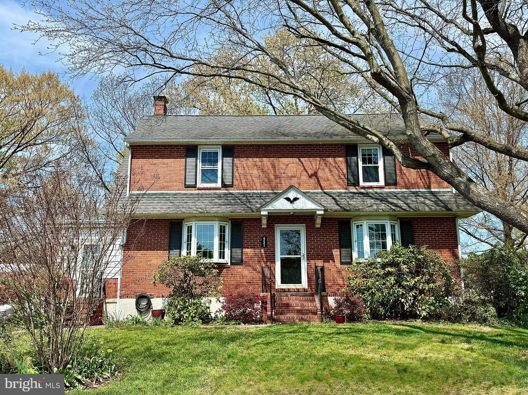 951 Grosstown Road Stowe, PA 19464 - Photo 2 of 34 Exterior Front