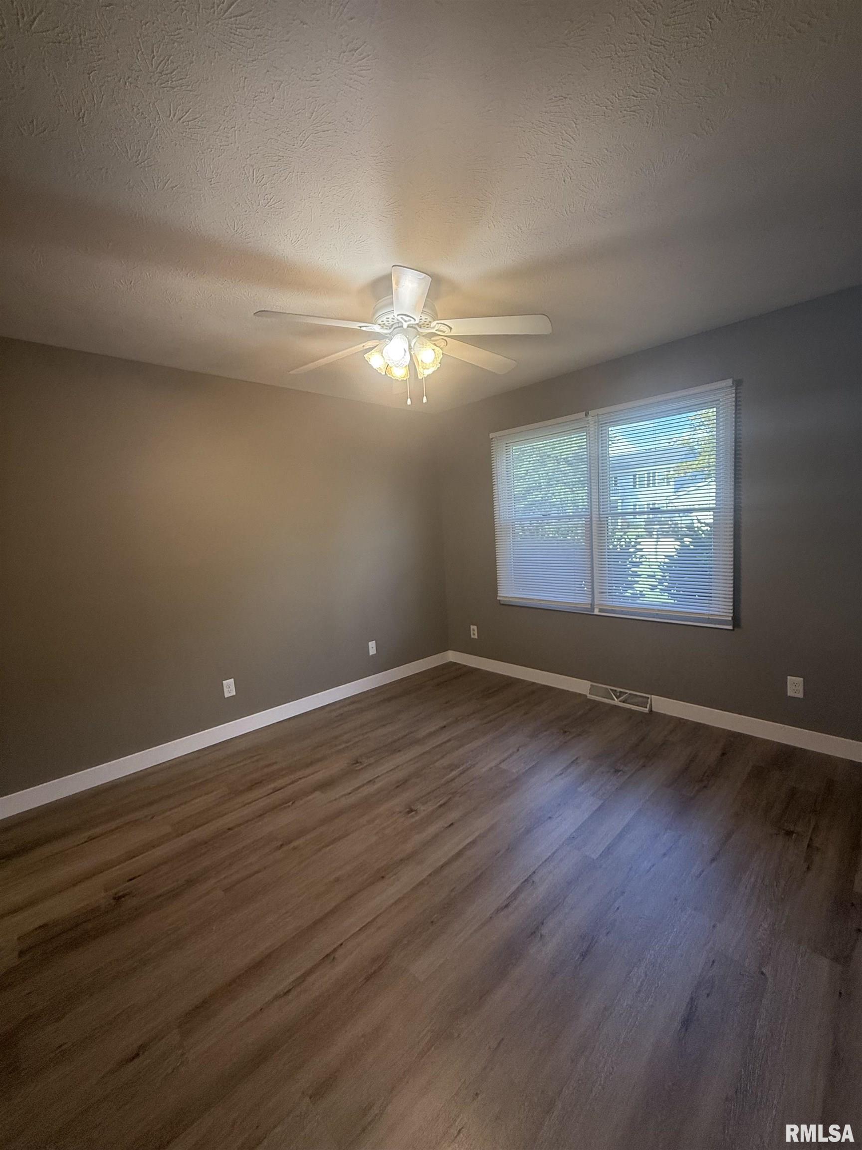 213 Appomattox Drive Springfield, IL 62711 - Photo 12 of 17