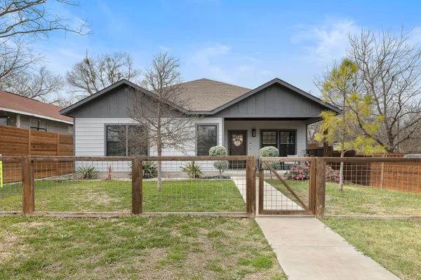 $400,000 | 611 Elliott Street, Taylor, TX 76574
