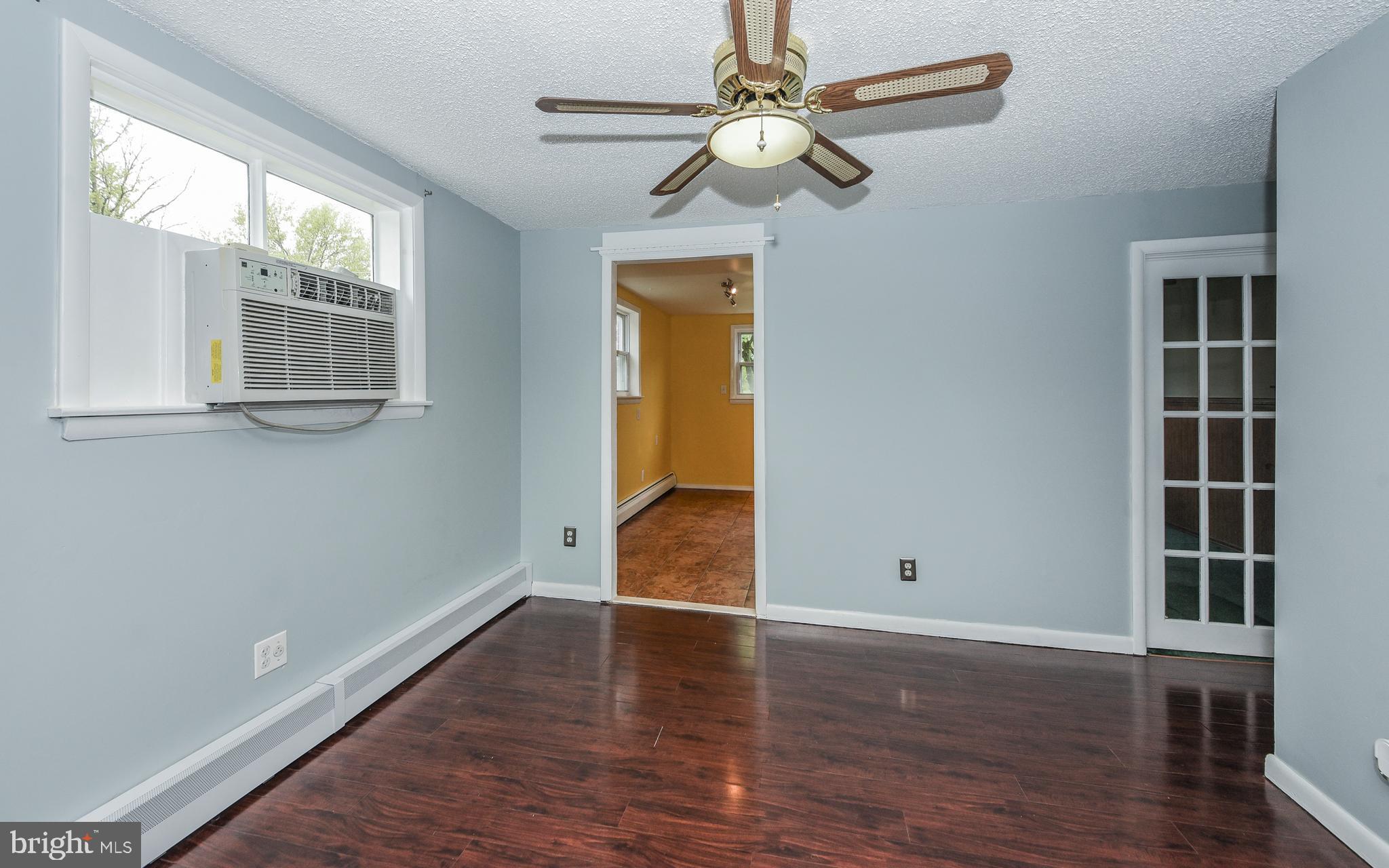 722 Millwood Road Philadelphia, PA 19115 - Photo 11 of 39 Dining Room