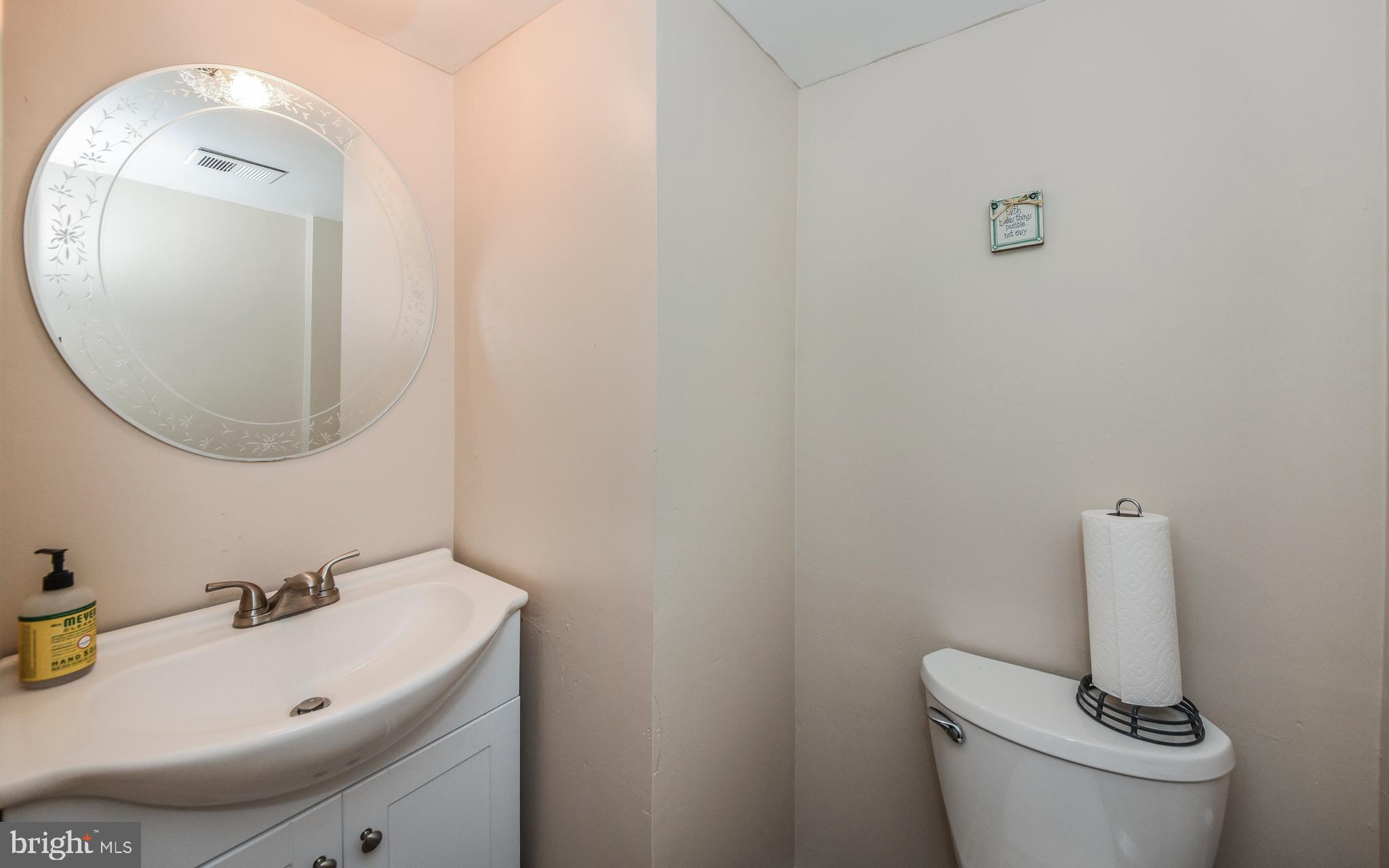 722 Millwood Road Philadelphia, PA 19115 - Photo 20 of 39 Powder Room