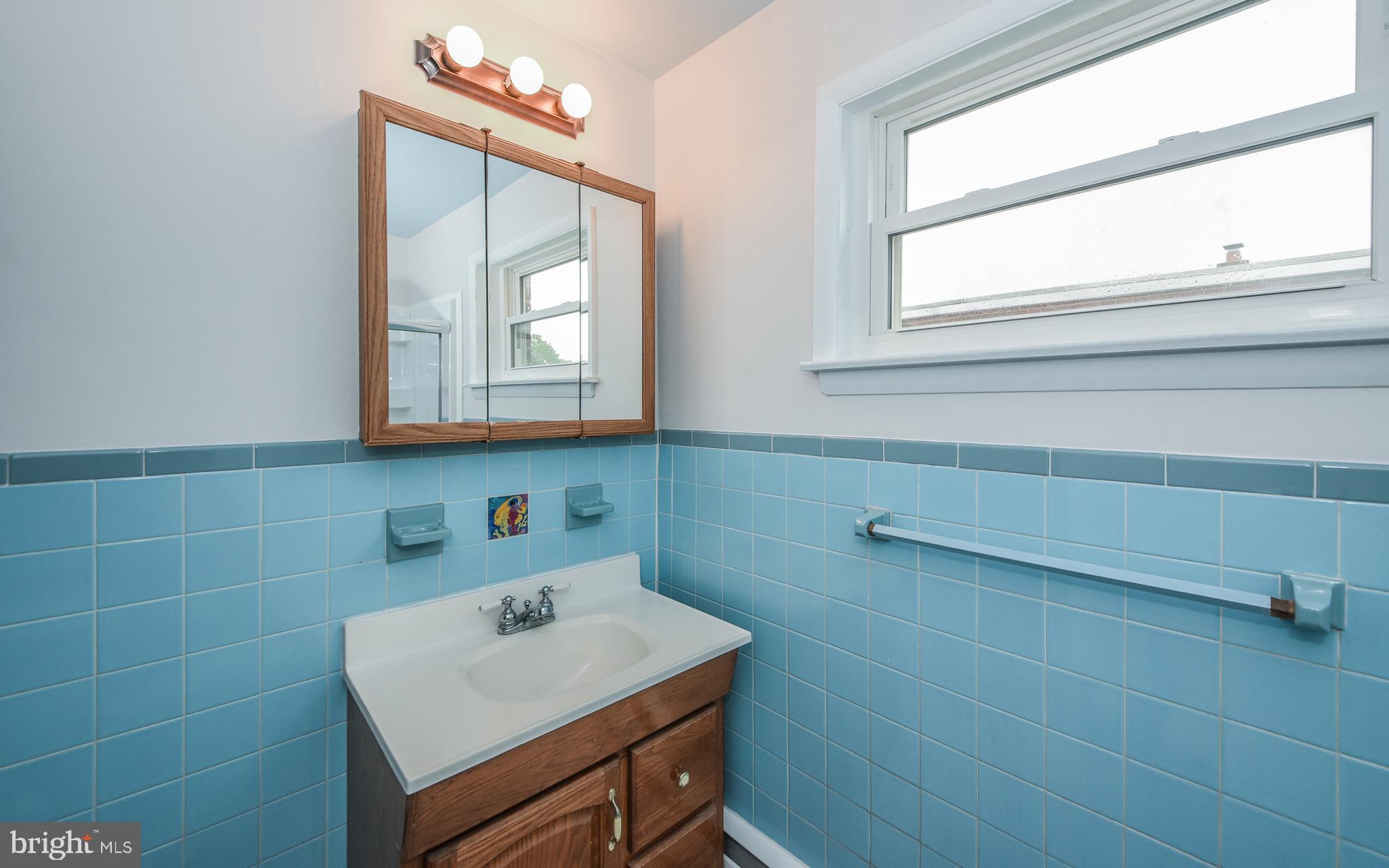 722 Millwood Road Philadelphia, PA 19115 - Photo 30 of 39 Full Bathroom